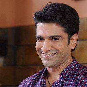 Lucky Kabootar Still