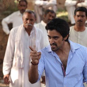 Kaun Kitney Paani Mein Still