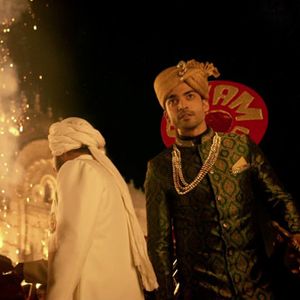 Laali Ki Shaadi Mein Laaddoo Deewana Still