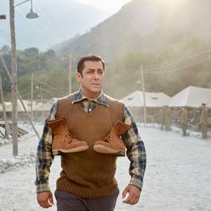 Tubelight Still