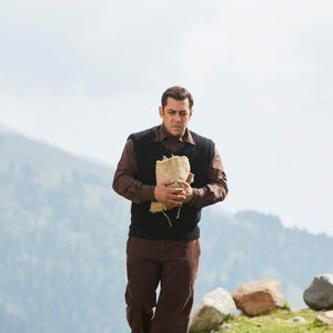 Tubelight Still