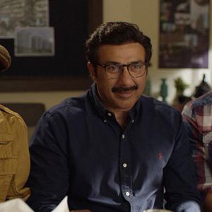 Yamla Pagla Deewana Phir Se Still