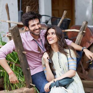 Luka Chuppi Still