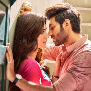 Luka Chuppi Still