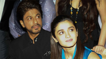 View Pics: Shah Rukh Khan & Alia Bhatt walk the ramp to support ...