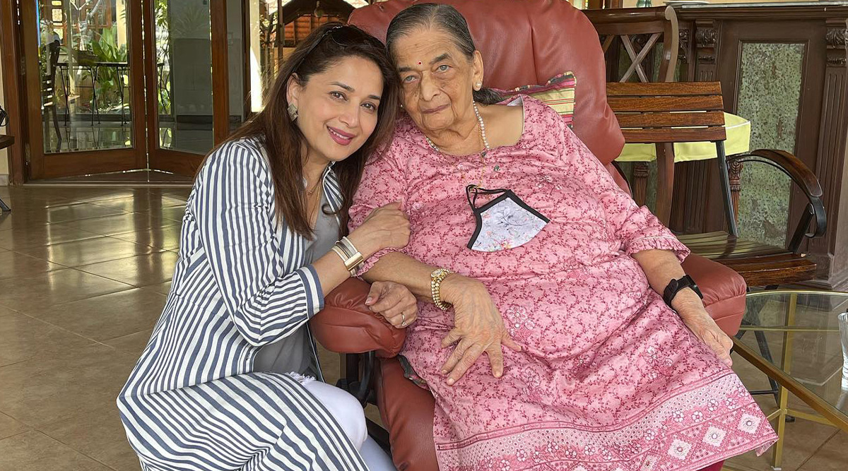 Madhuri Dixit's Mother Snehalata Dikshit’s Funeral: The Heartbroken Actress Performs Last Rites At The Worli Crematorium (View Pics)