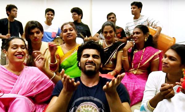 Arjun Kapoor sings Marathi song Hil Pori Hila with 6-Pack Band