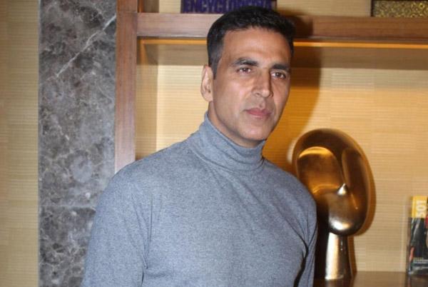 Akshay Kumar to honour 19 year old Shreya who fought back with her molester in Mumbai