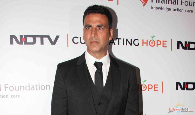 Akshay Kumar to star in Toilet – Ek Prem Katha, a satirical comedy film!