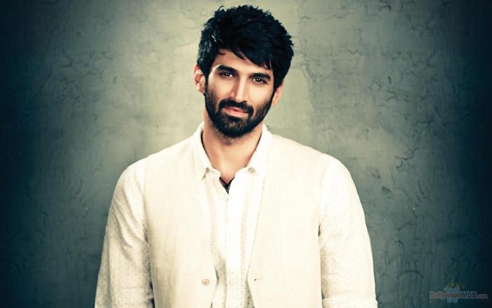 Aditya Roy Kapur all set for his singing debut on stage for Dream Team Tour 2016