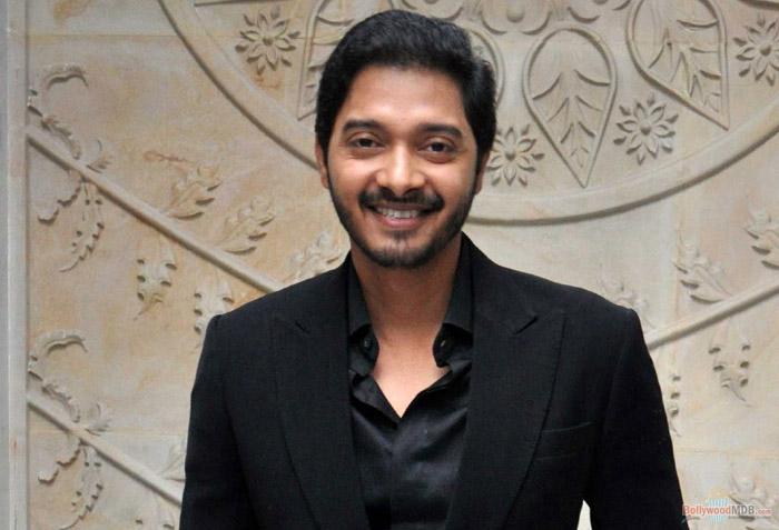 Shreyas Talpade to direct Hindi remake of Poshter Boyz