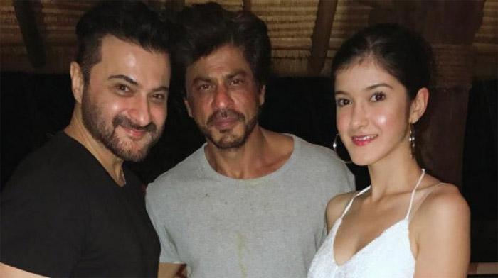 Shah Rukh Khan celebrates 51st birthday in Alibaug