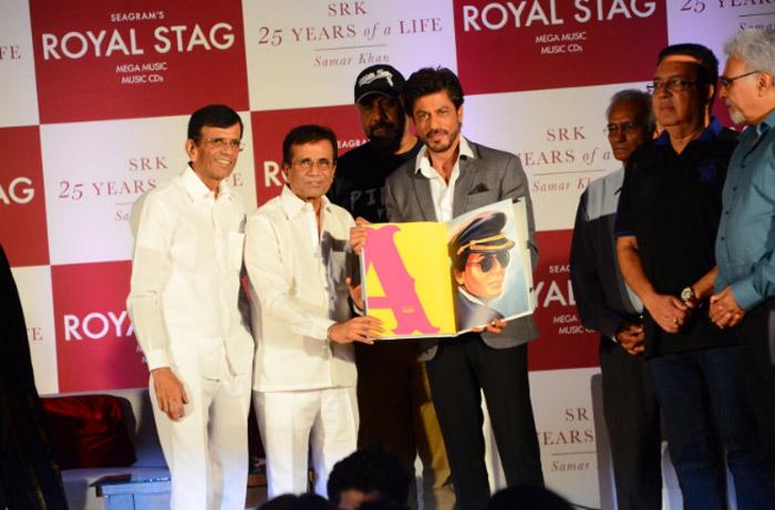 Shah Rukh Khan unleashes his biography