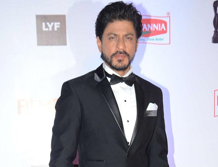 Shah Rukh Khan receives an invitation from the Oxford University!