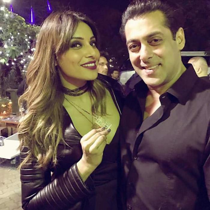 Salman Khan gives special return gift to friends on his 51st birthday bash!