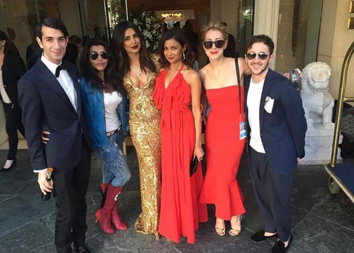 View Pics: Priyanka Chopra’s stunning ‘golden’ avatar at the Golden Globes Awards!