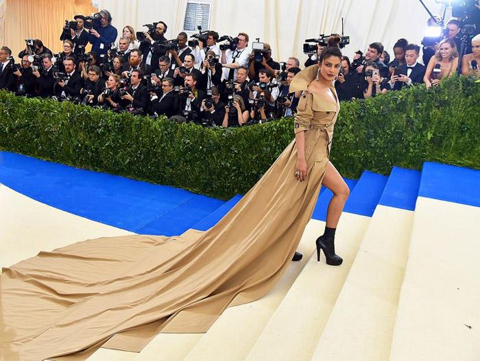 Priyanka Chopra’s Spell-bounding Trench Coat Gown Avatar Creates Buzz At Met Gala 2017!