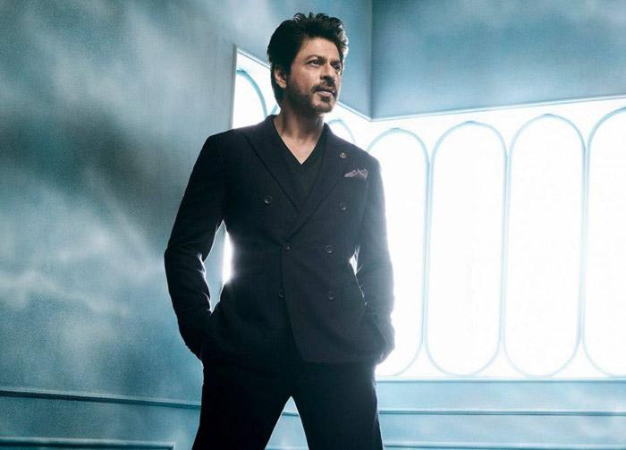 SRK To Star In A Grand Scale War Film Set At The Backdrop Of Africa!