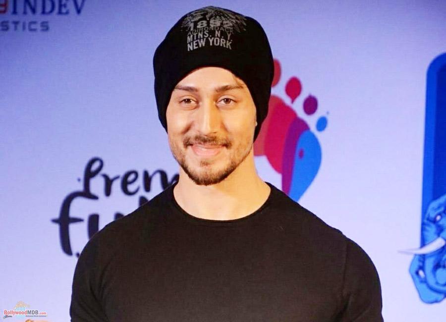 Reason for Tiger Shroff wearing beanie these days as he went bald for Baaghi 2!